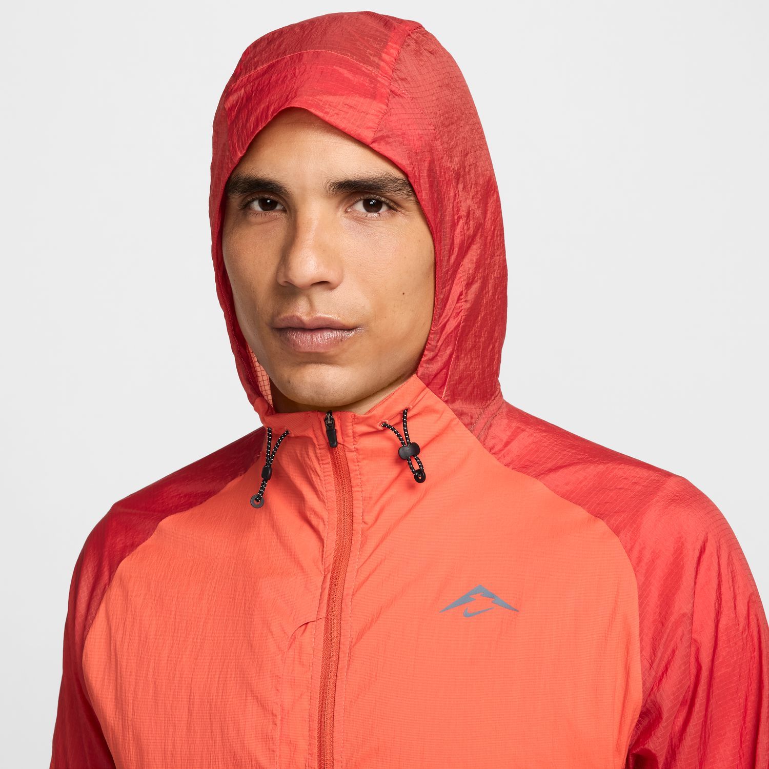 Nike M NK TRAIL AIREEZ JKT, muška jakna, crvena