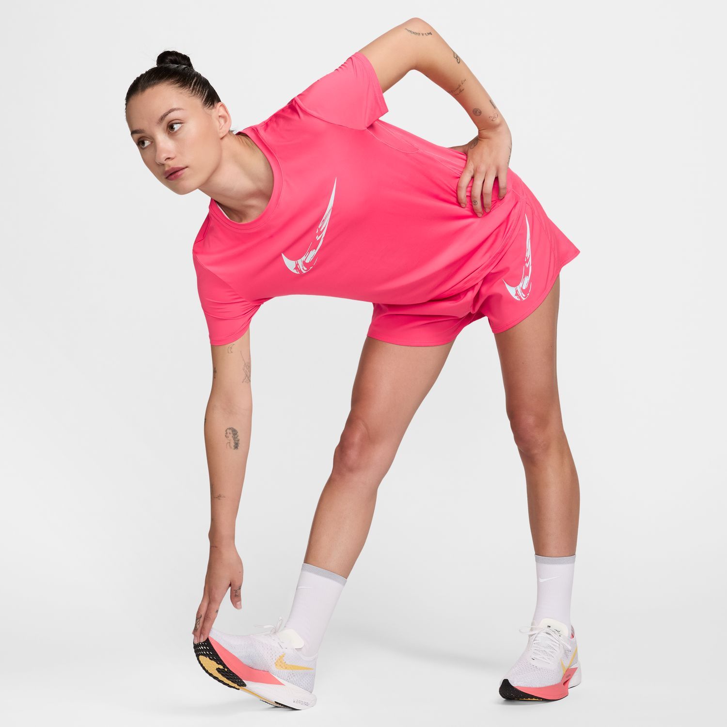 Nike W NK ONE SWOOSH HBR DF SS TOP, ženska majica za trčanje, roza