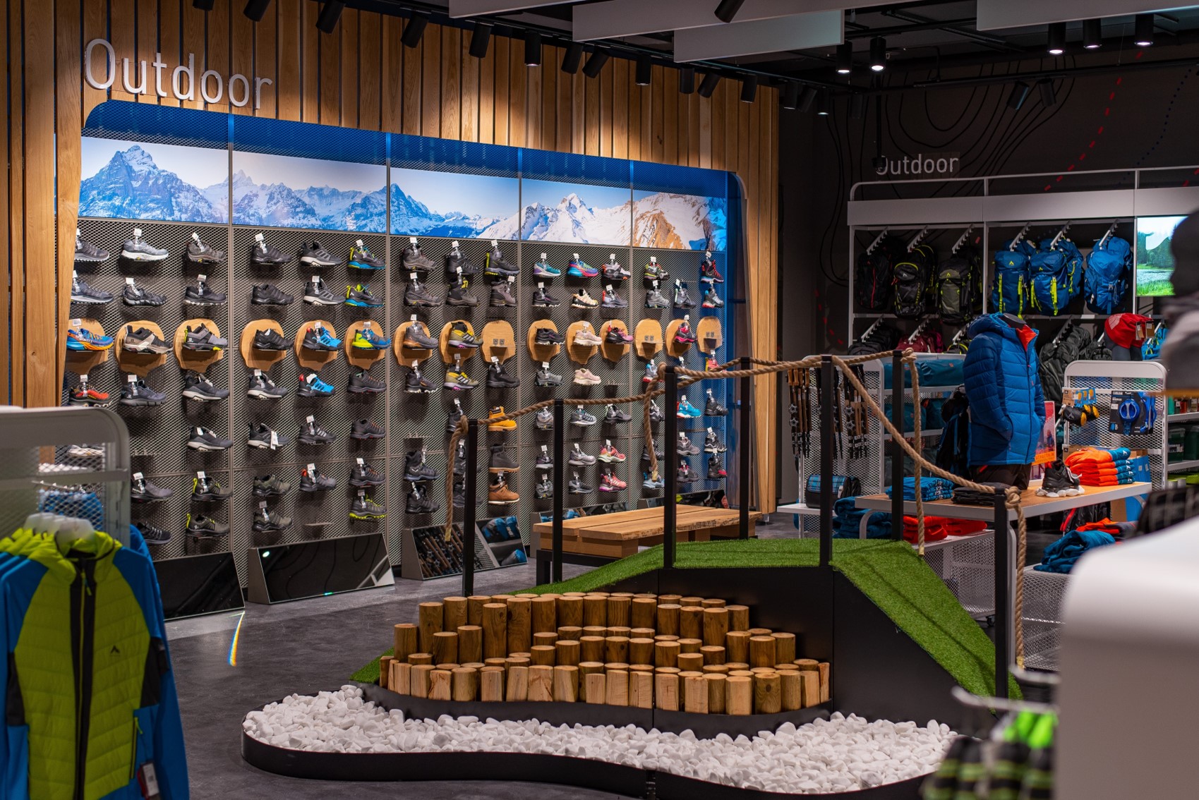 INTERSPORT SPLIT 4 MALL OF SPLIT